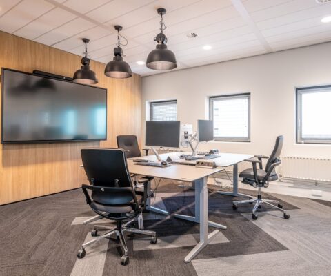 Open Space vs. Private Büros: Vor- und Nachteile für Unternehmen